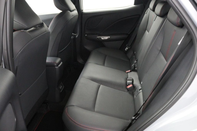 Lexus LBX - Elegant 2WD 18