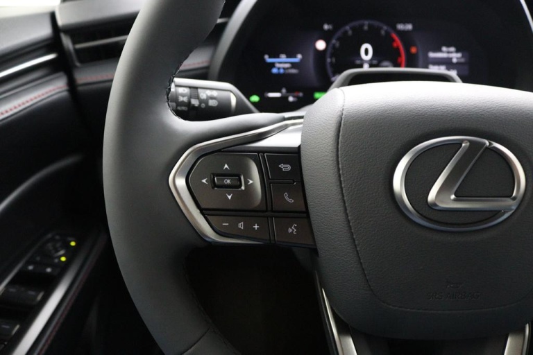 Lexus LBX - Elegant 2WD 19