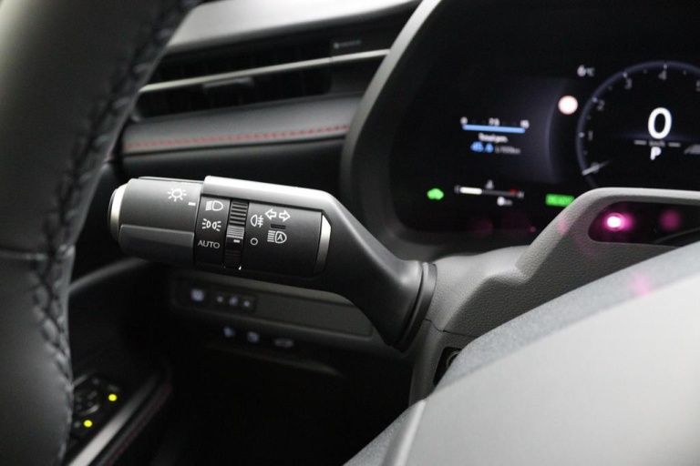 Lexus LBX - Elegant 2WD 30