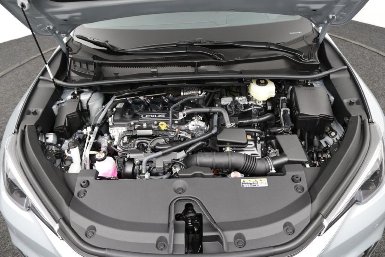 Lexus LBX - Elegant 2WD 34