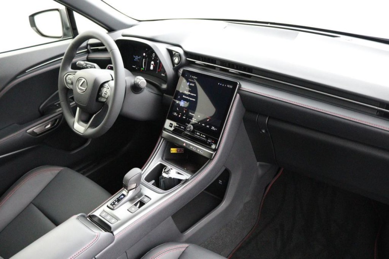 Lexus LBX - Elegant 2WD 46