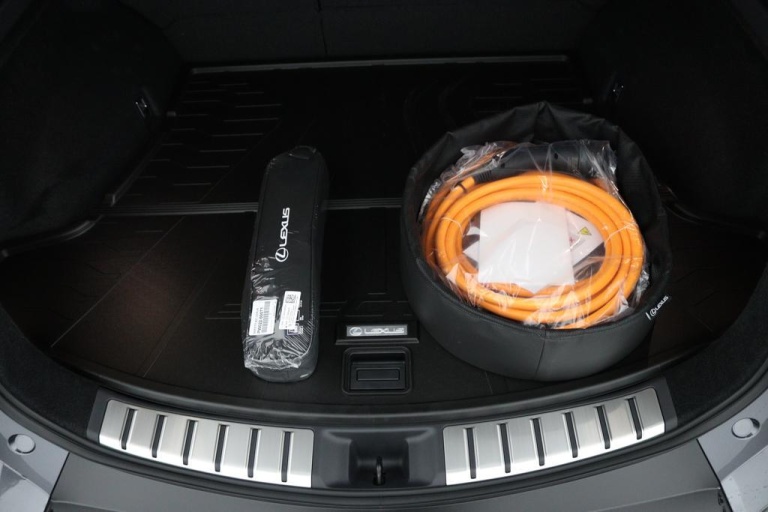Lexus RZ - 300e Executive Line 71 kWh 32