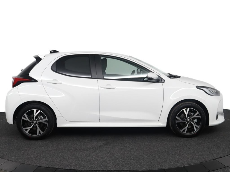 Toyota Yaris - 1.5 Hybrid 115 Dynamic 13