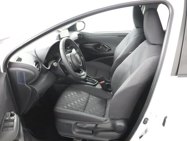 Toyota Yaris - 1.5 Hybrid 115 Dynamic 17