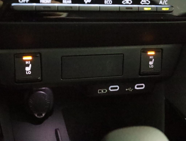 Toyota Yaris - 1.5 Hybrid 115 Dynamic 63