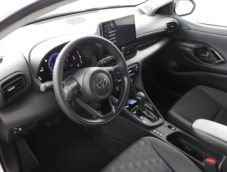 Toyota Yaris - 1.5 Hybrid 115 Dynamic 69