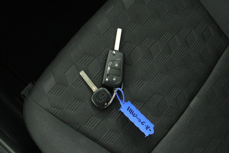 Toyota Yaris - 1.5 Hybrid 115 Active 11