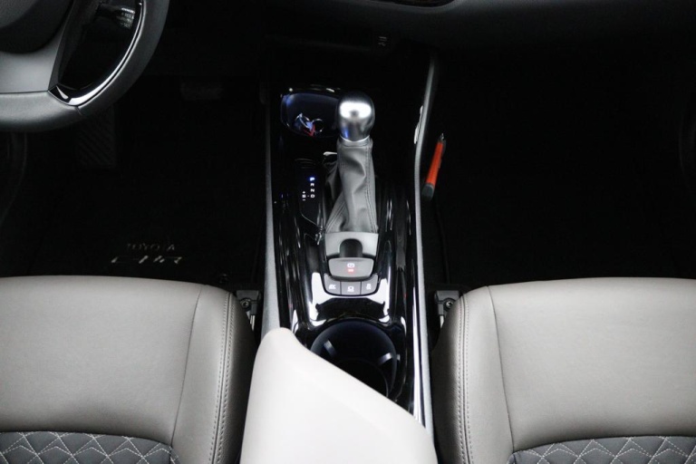 Toyota C-HR - 2.0 Hybrid Executive 26