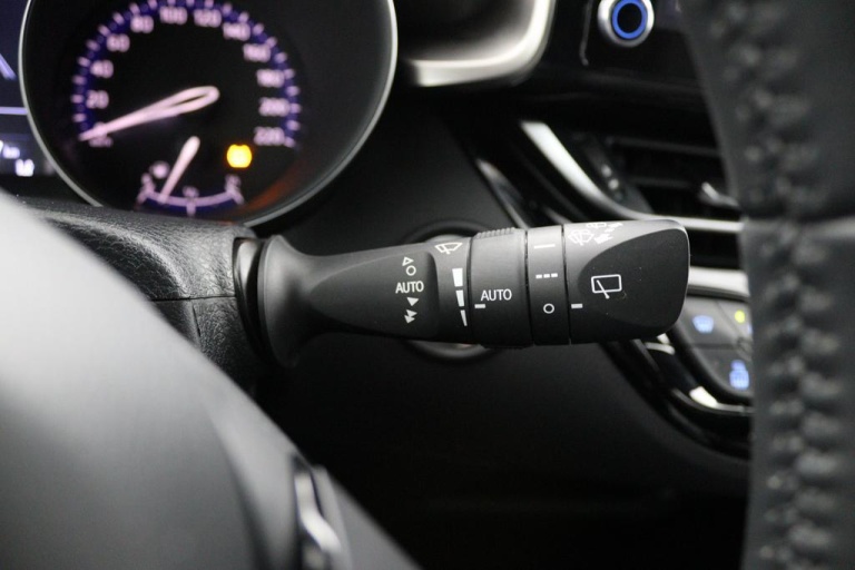 Toyota C-HR - 2.0 Hybrid Executive 31