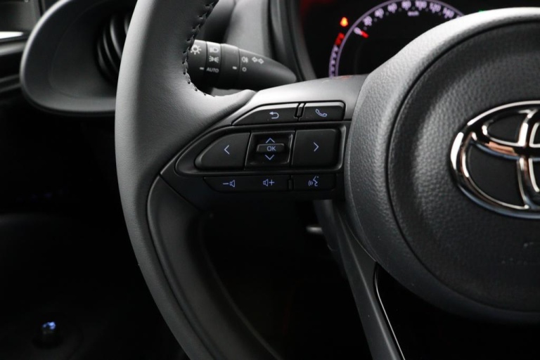 Toyota Aygo X - 1.0 VVT-i S-CVT Play 17