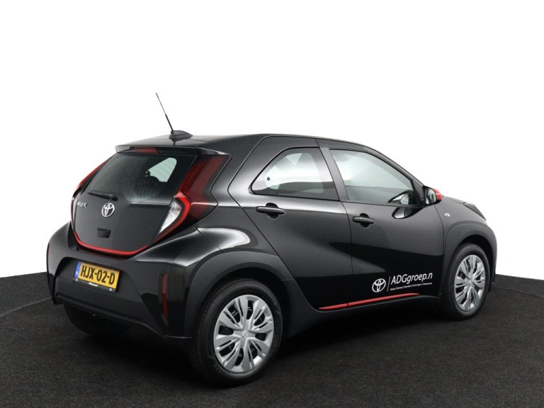 Toyota Aygo X - 1.0 VVT-i S-CVT Play 2