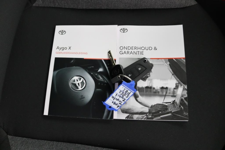 Toyota Aygo X - 1.0 VVT-i S-CVT Play 23