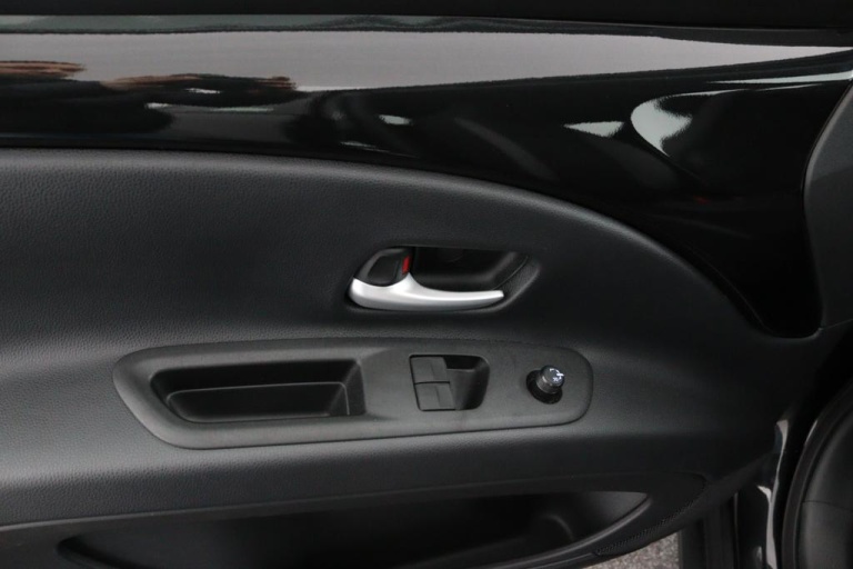 Toyota Aygo X - 1.0 VVT-i S-CVT Play 28