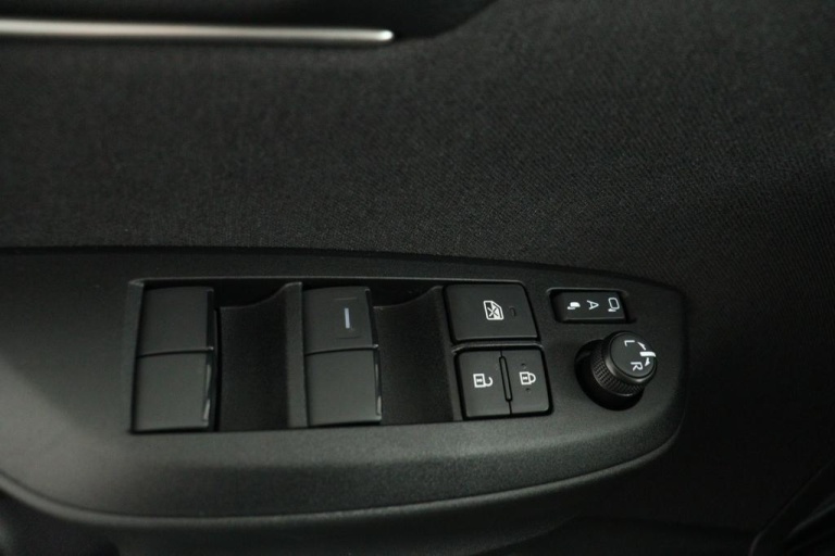 Toyota Yaris - 1.5 Hybrid 115 First Edition 27