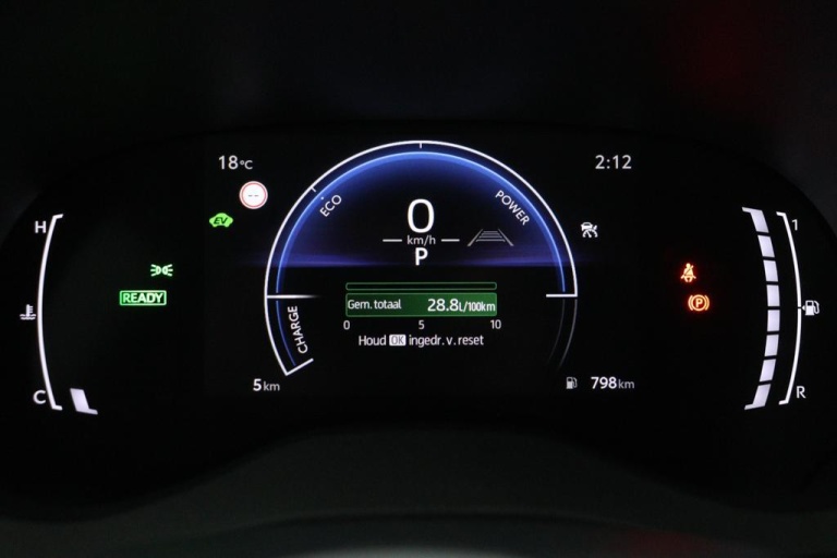 Toyota Yaris - 1.5 Hybrid 115 First Edition 6