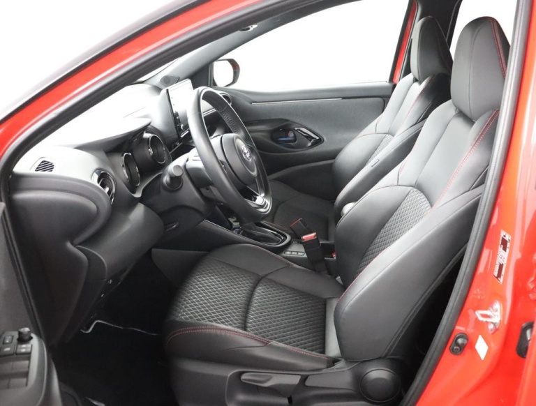 Toyota Yaris - 1.5 Hybrid Launch Edition 17