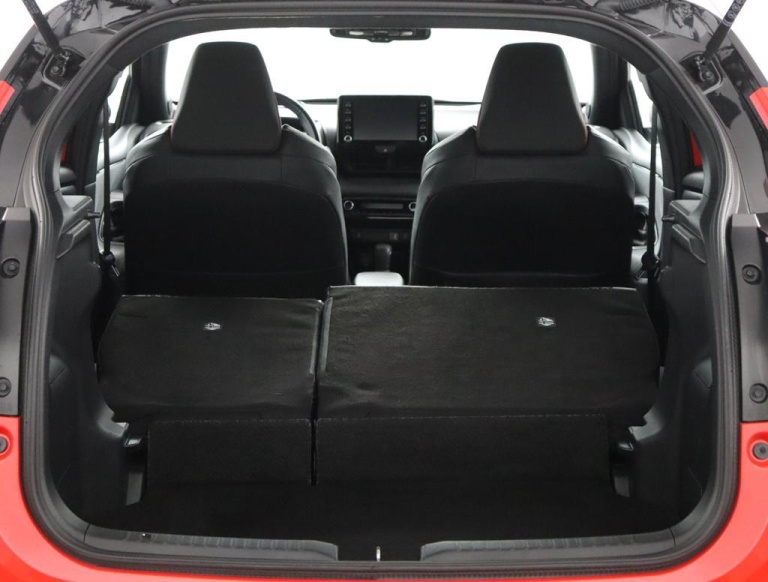 Toyota Yaris - 1.5 Hybrid Launch Edition 26
