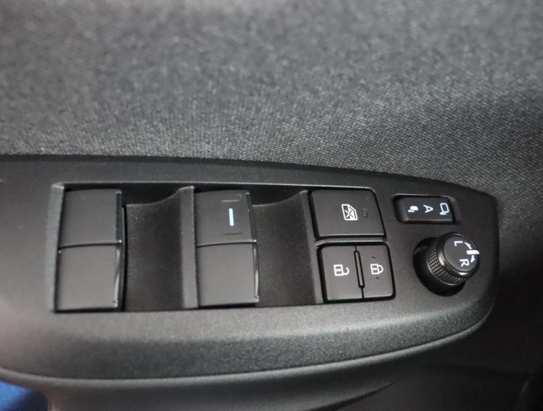 Toyota Yaris - 1.5 Hybrid Launch Edition 28