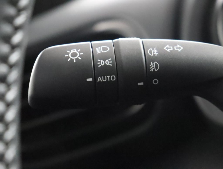 Toyota Yaris - 1.5 Hybrid Launch Edition 30
