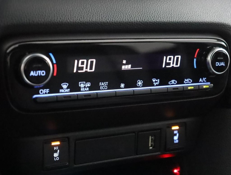Toyota Yaris - 1.5 Hybrid Launch Edition 7