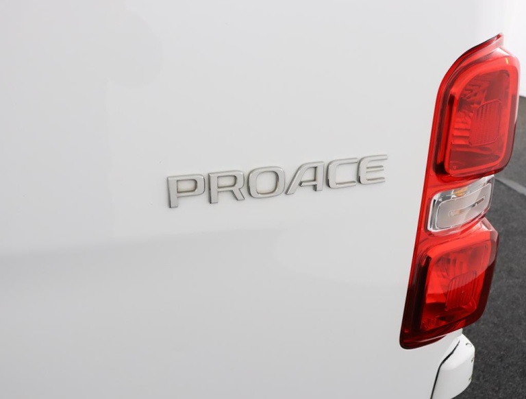 Toyota PROACE Compact - 1.5 D-4D Cool Comfort 34
