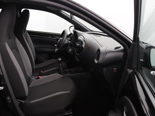 Toyota Aygo X - 1.0 VVT-i MT Play