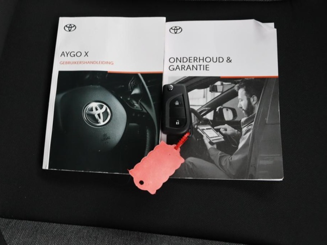 Toyota Aygo X - 1.0 VVT-i MT Play