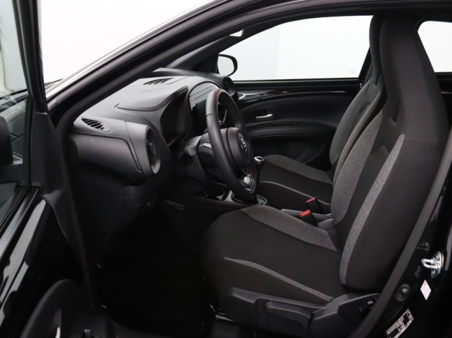 Toyota Aygo X - 1.0 VVT-i MT Play