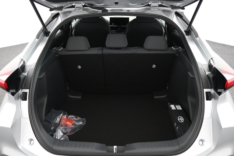 Toyota C-HR - 1.8 Hybrid 140 Active 35
