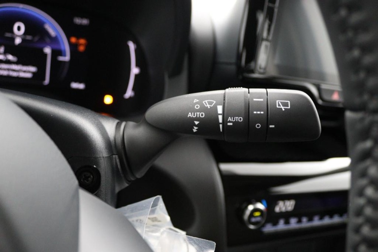 Toyota Yaris Cross - 1.5 Hybrid 115 Active 28