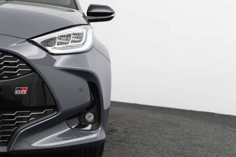 Toyota Yaris - 1.5 Hybrid 130 GR Sport 32