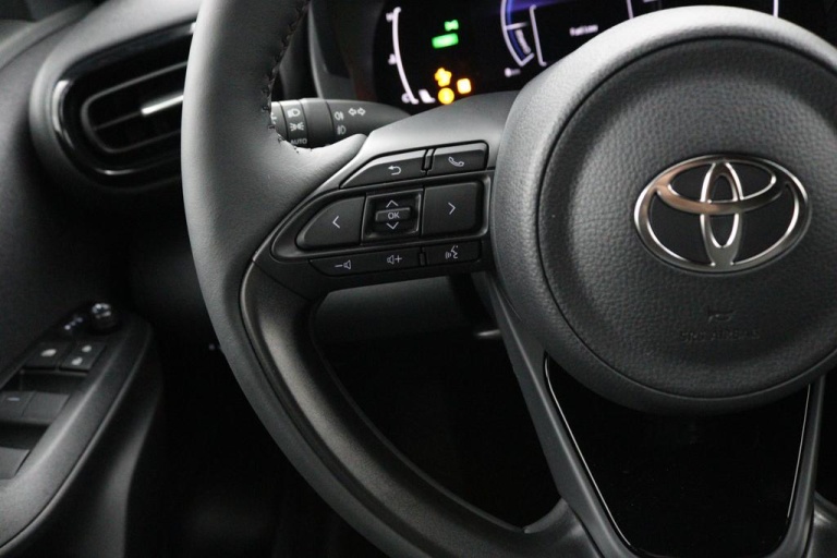 Toyota Yaris Cross - 1.5 Hybrid 115 First Edition 18