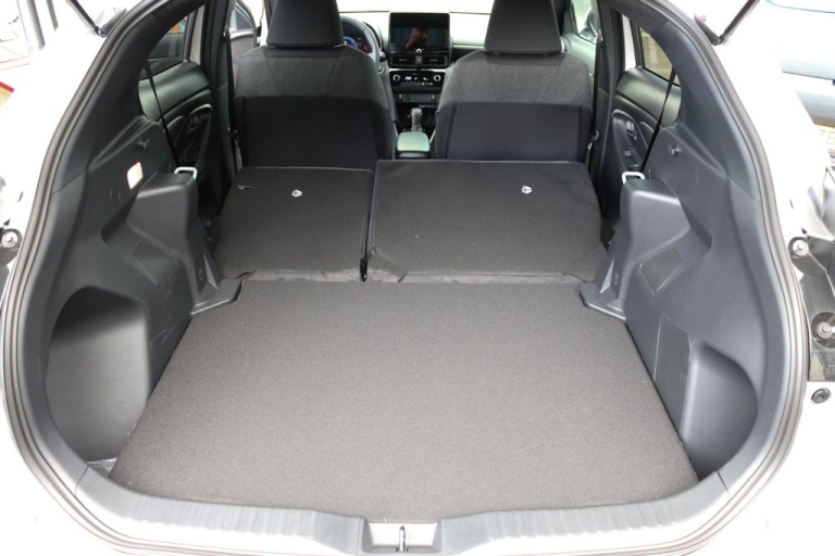 Toyota Yaris Cross - 1.5 Hybrid 115 First Edition 24