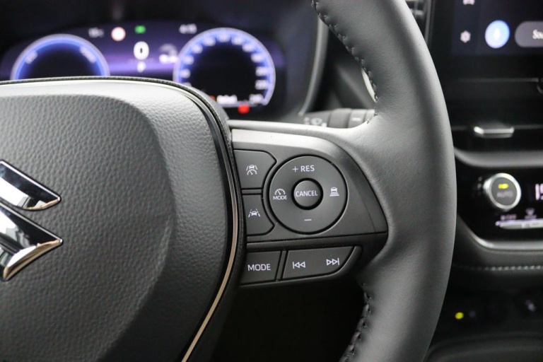 Suzuki Swace - 1.8 Hybrid Style Facelift 14