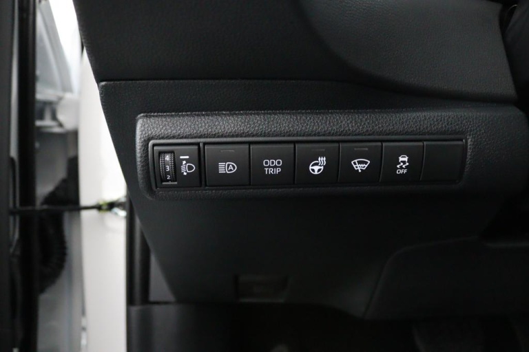 Suzuki Swace - 1.8 Hybrid Style Facelift 33