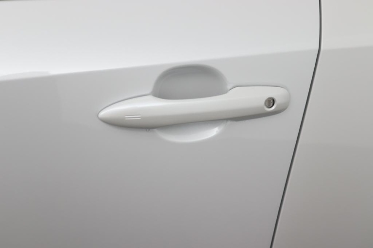 Suzuki Swace - 1.8 Hybrid Style Facelift 37