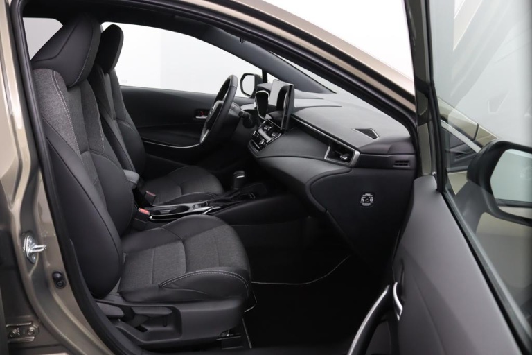 Toyota Corolla Touring Sports - Hybrid 140 Dynamic 10