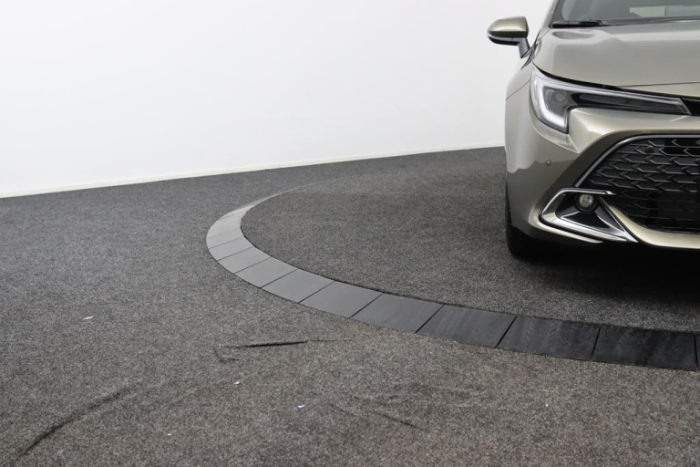 Toyota Corolla Touring Sports - Hybrid 140 Dynamic 32