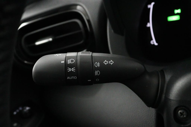 Toyota Yaris - 1.5 Hybrid 115 Dynamic 23