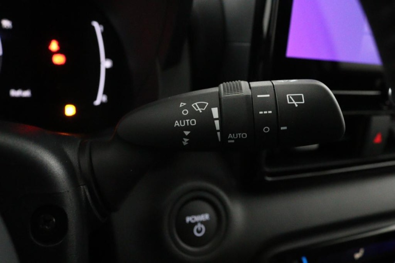 Toyota Yaris - 1.5 Hybrid 115 Dynamic 24