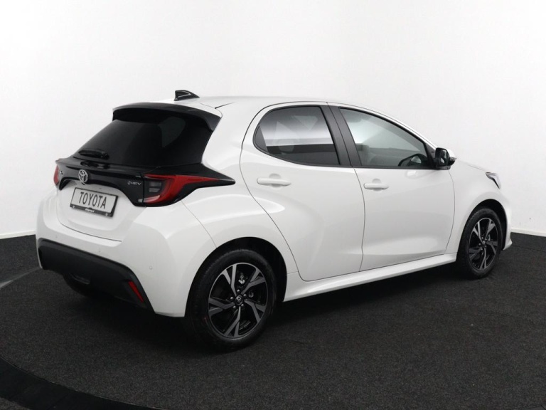 Toyota Yaris - 1.5 Hybrid 115 Dynamic 3