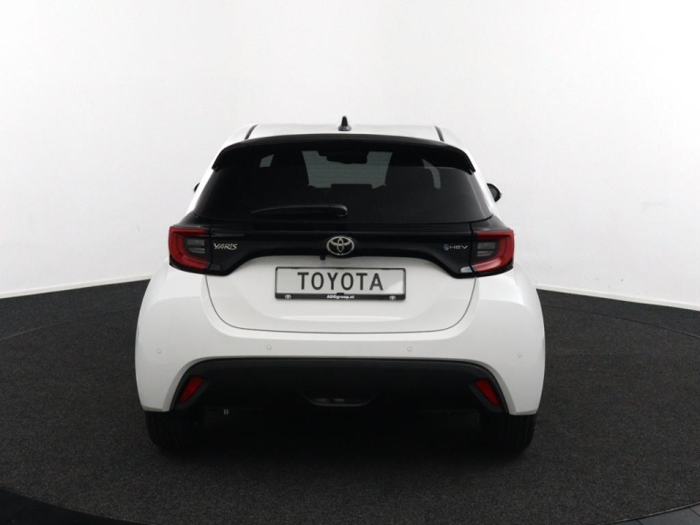Toyota Yaris - 1.5 Hybrid 115 Dynamic 8