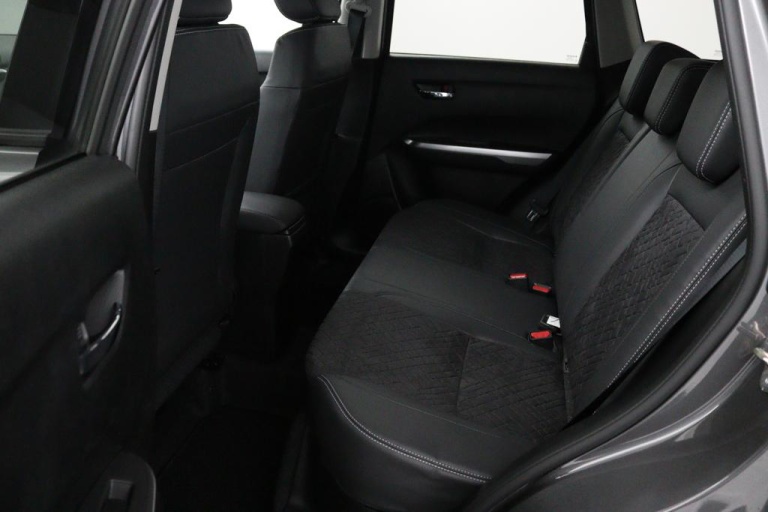 Suzuki Vitara - 1.5 Hybrid Style 12