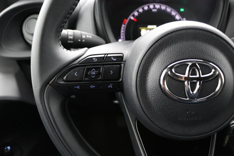 Toyota Aygo X - 1.0 VVT-i MT Play 19