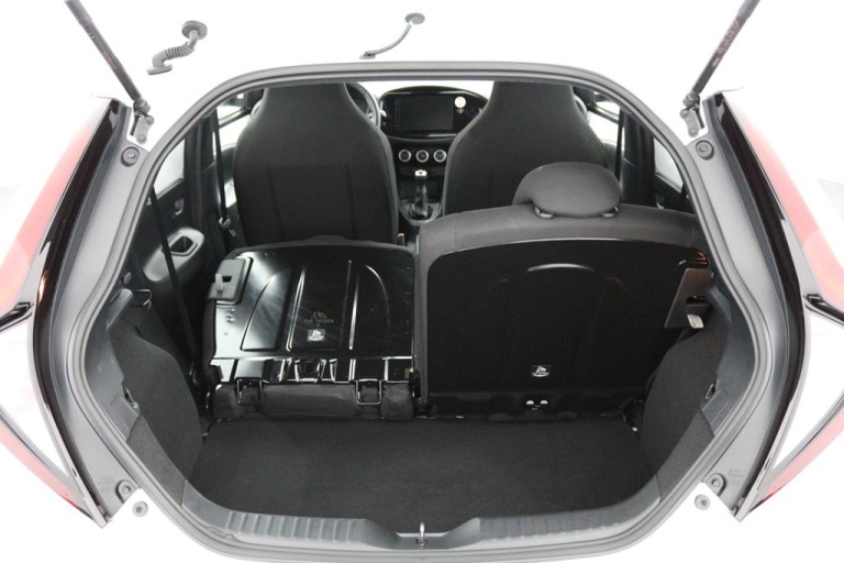 Toyota Aygo X - 1.0 VVT-i MT Play 24