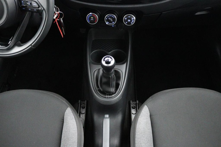 Toyota Aygo X - 1.0 VVT-i MT Play 26