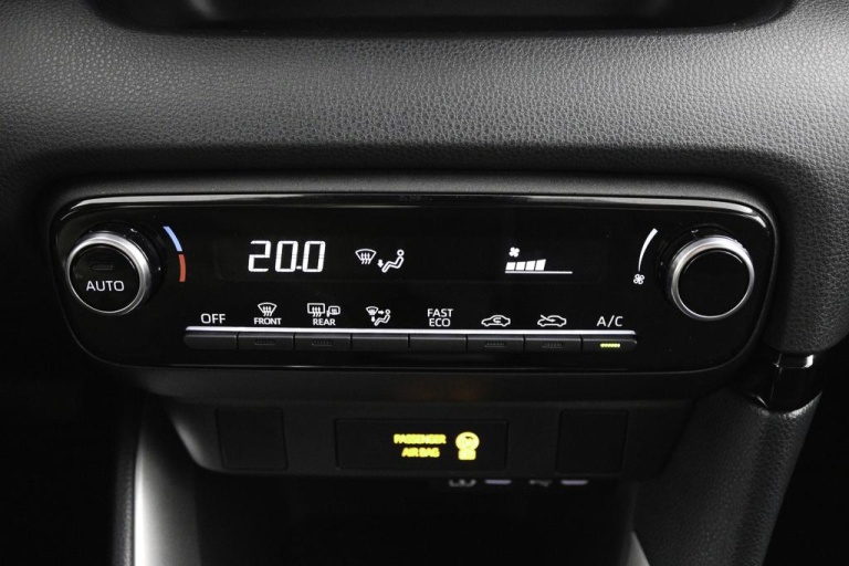 Toyota Yaris - 1.5 Hybrid 115 7