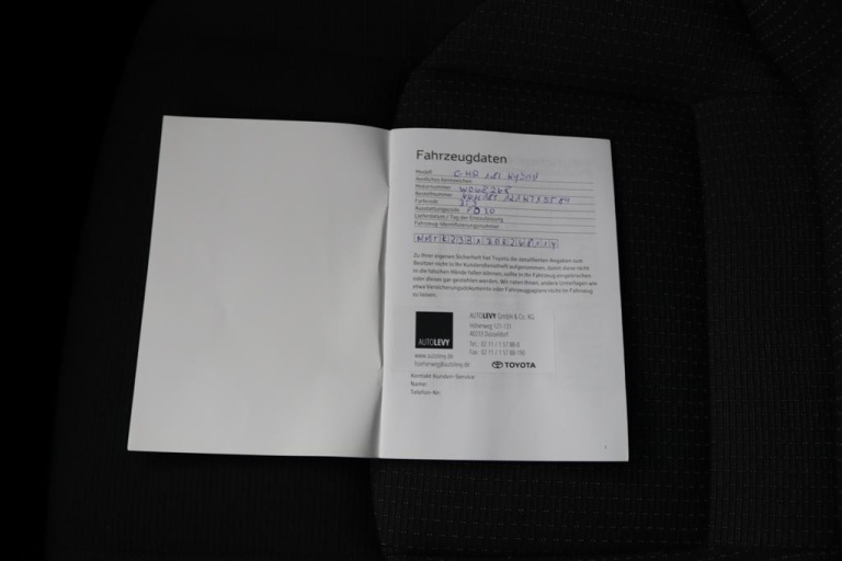 Toyota C-HR - 1.8 Hybrid Business Intro 11