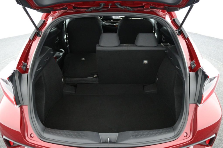 Toyota C-HR - 1.8 Hybrid Business Intro 24