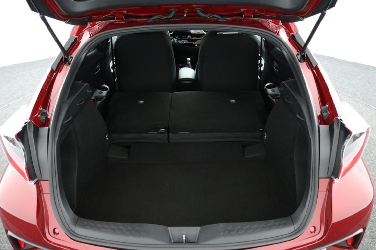 Toyota C-HR - 1.8 Hybrid Business Intro 25